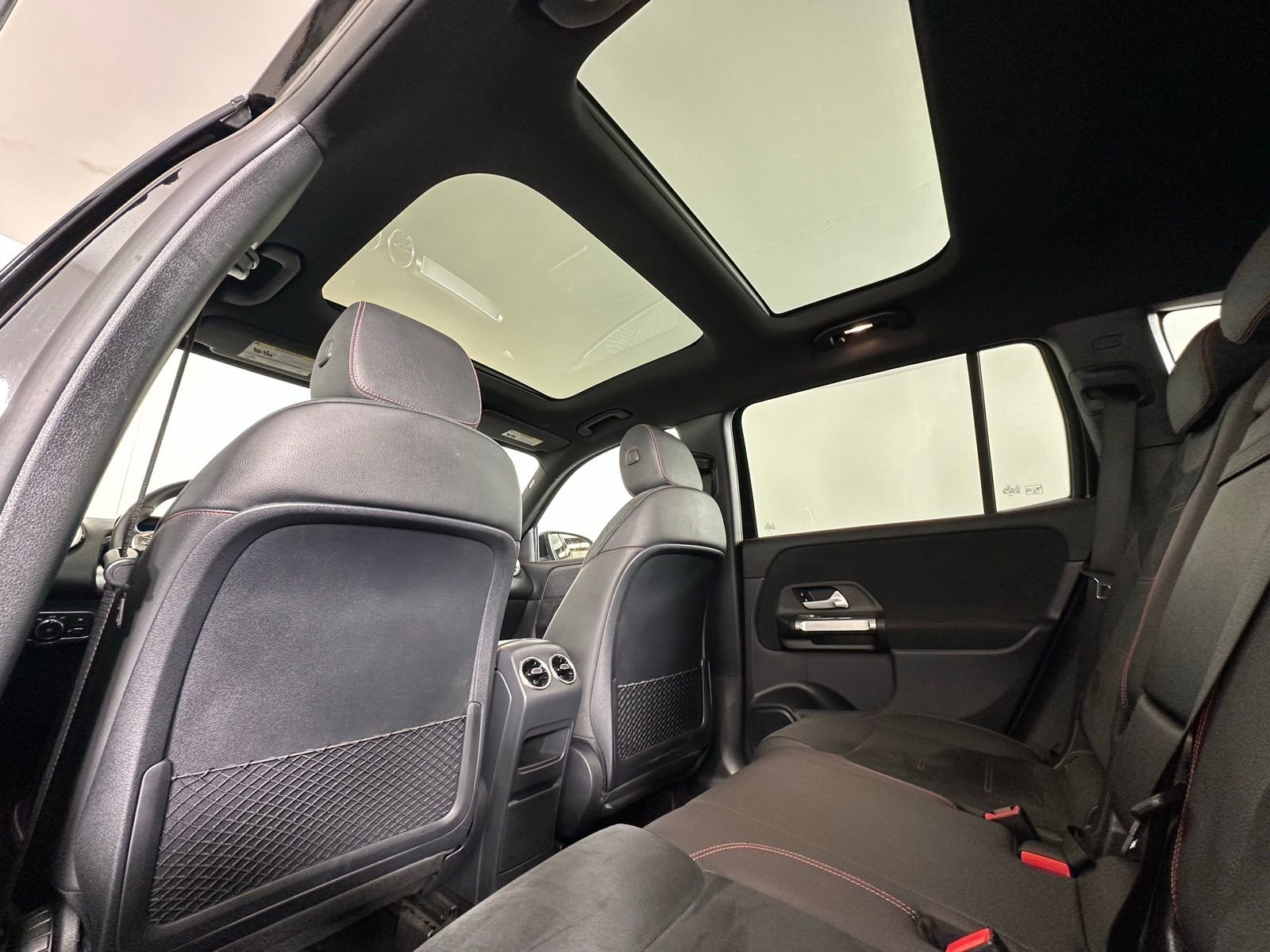 Used 2022 Mercedes-Benz GLB 250 4MATIC image 18