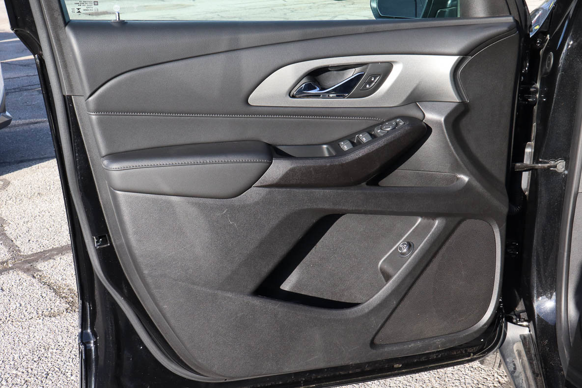 Used 2023 Chevrolet Traverse LT image 13