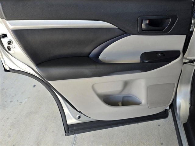 Used 2018 Toyota Highlander Plus image 34