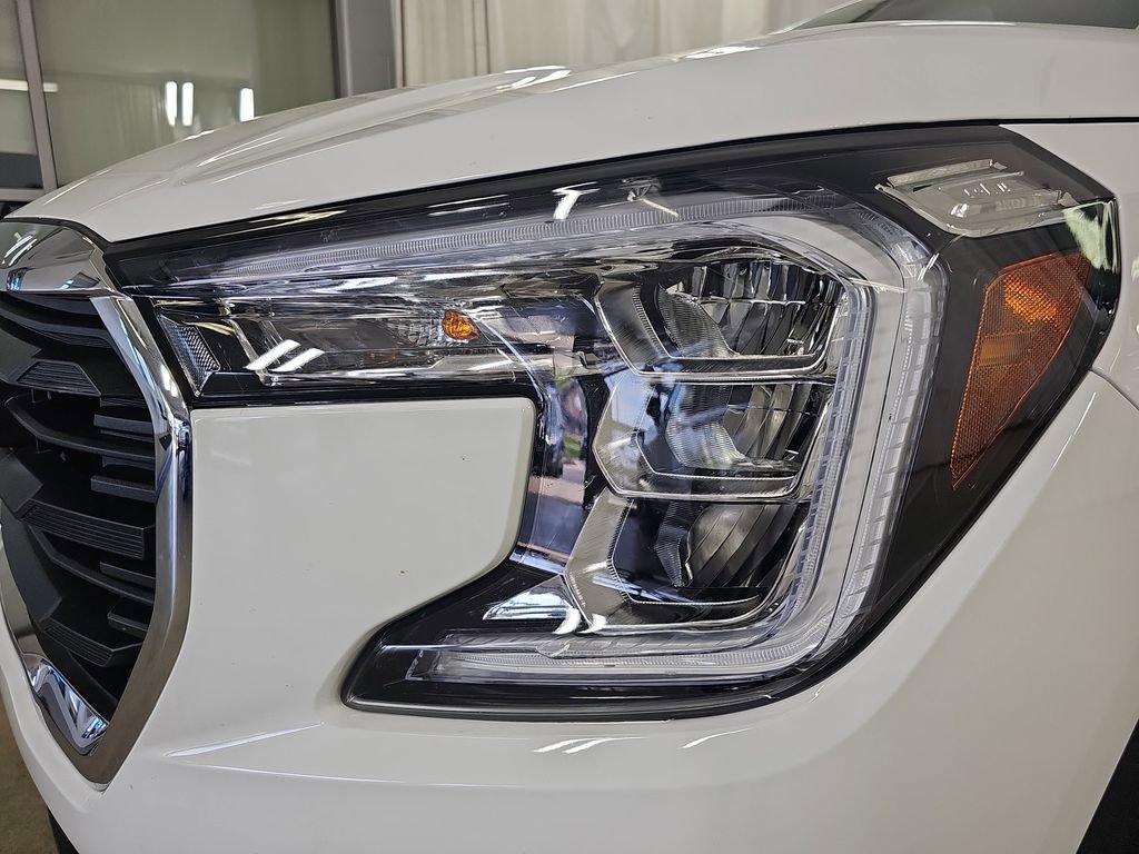 Certified 2024 GMC Terrain SLE w/ Driver Convenience Package FWD image 36