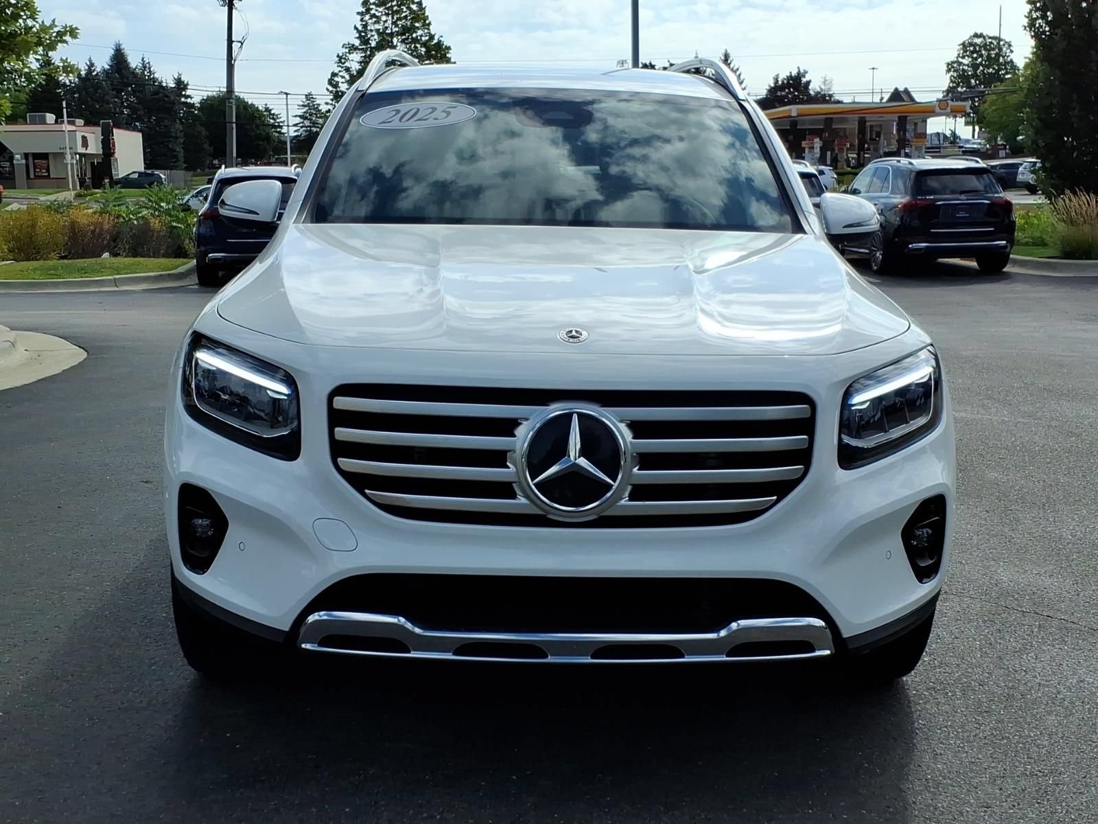 Certified 2025 Mercedes-Benz GLB 250 4MATIC image 9