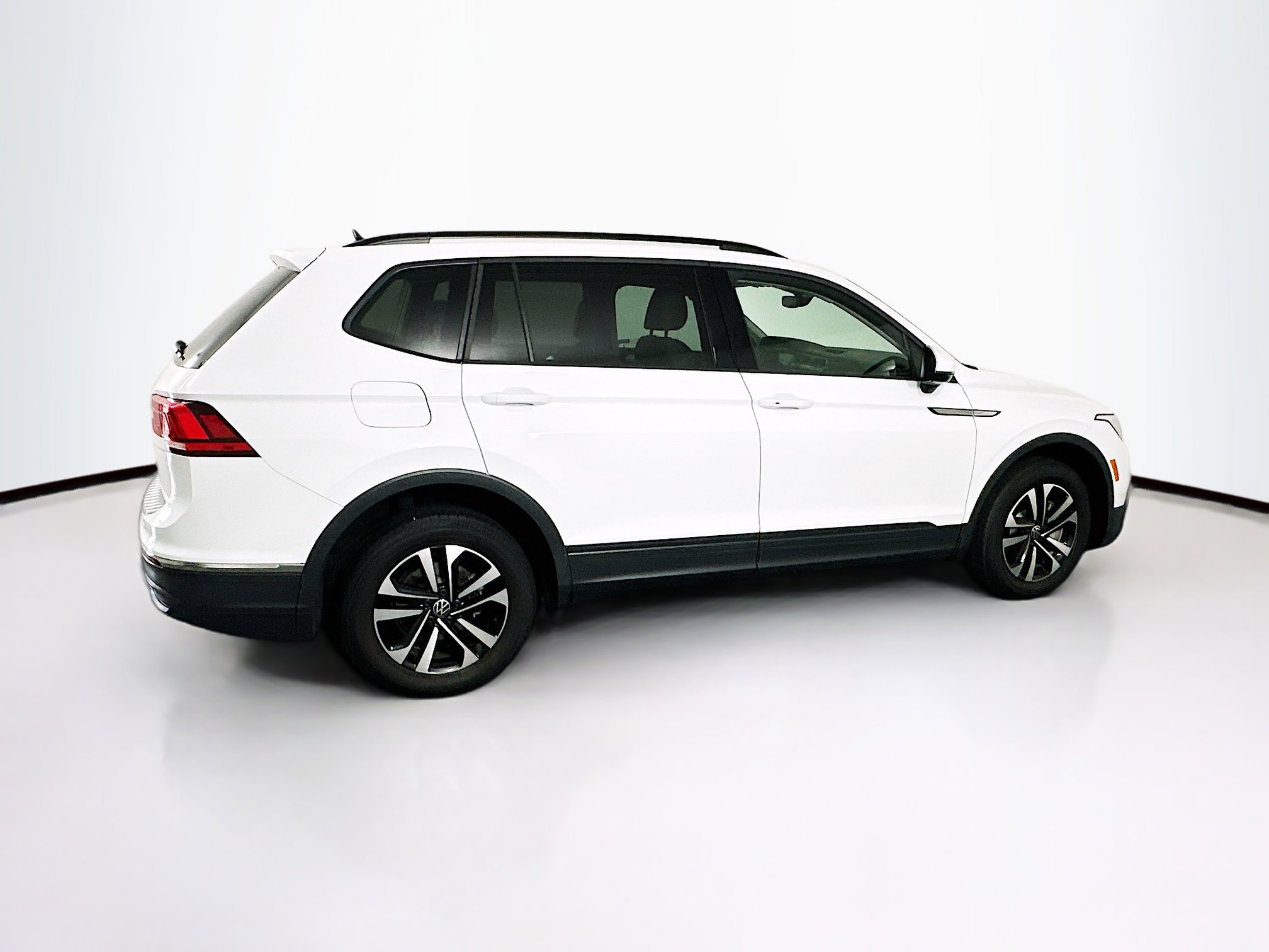 Used 2024 Volkswagen Tiguan S FWD image 10