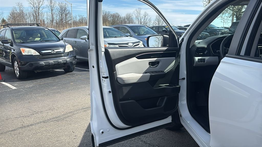 Used 2023 Honda Pilot LX image 11