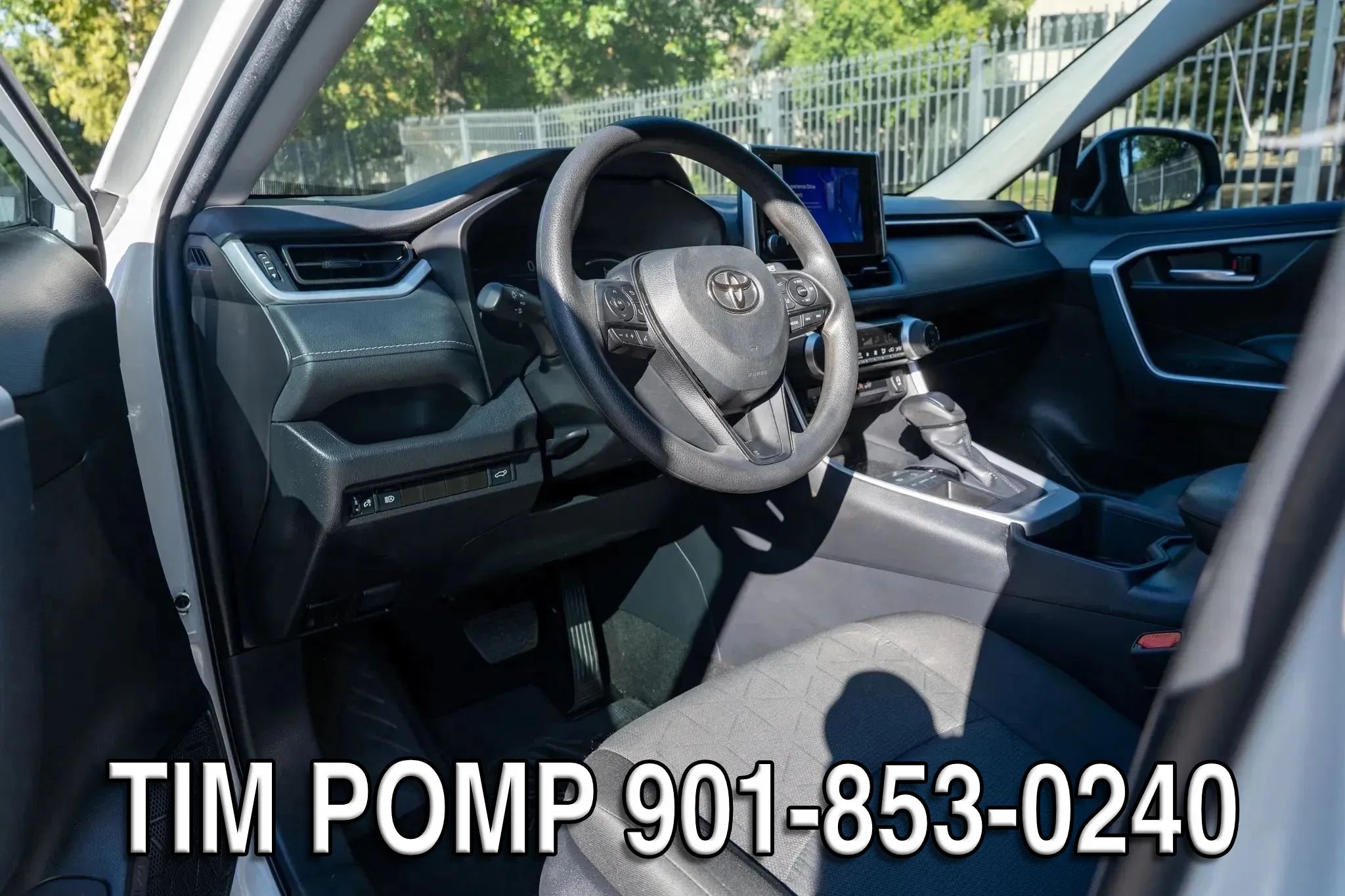 Used 2025 Toyota RAV4 XLE w/ Convenience Package FWD image 11