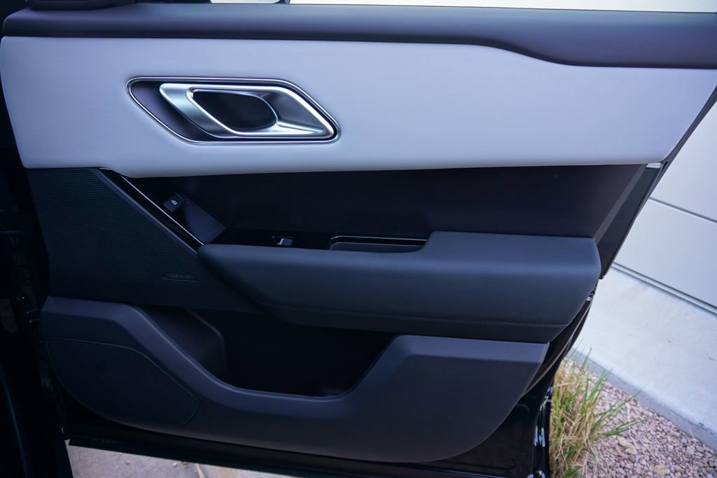 New 2026 Land Rover Range Rover Velar Dynamic SE image 21