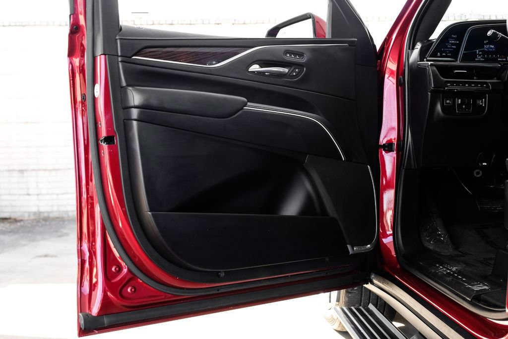 Used 2021 Cadillac Escalade ESV Premium Luxury Platinum image 45