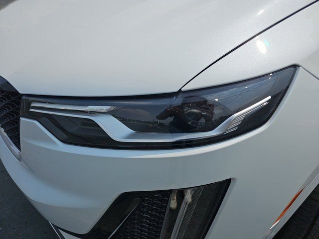 Used 2025 Cadillac XT6 Sport w/ Technology Package image 34