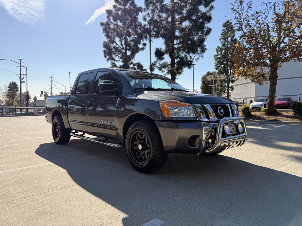 Used 2012 Nissan Titan SV image 2