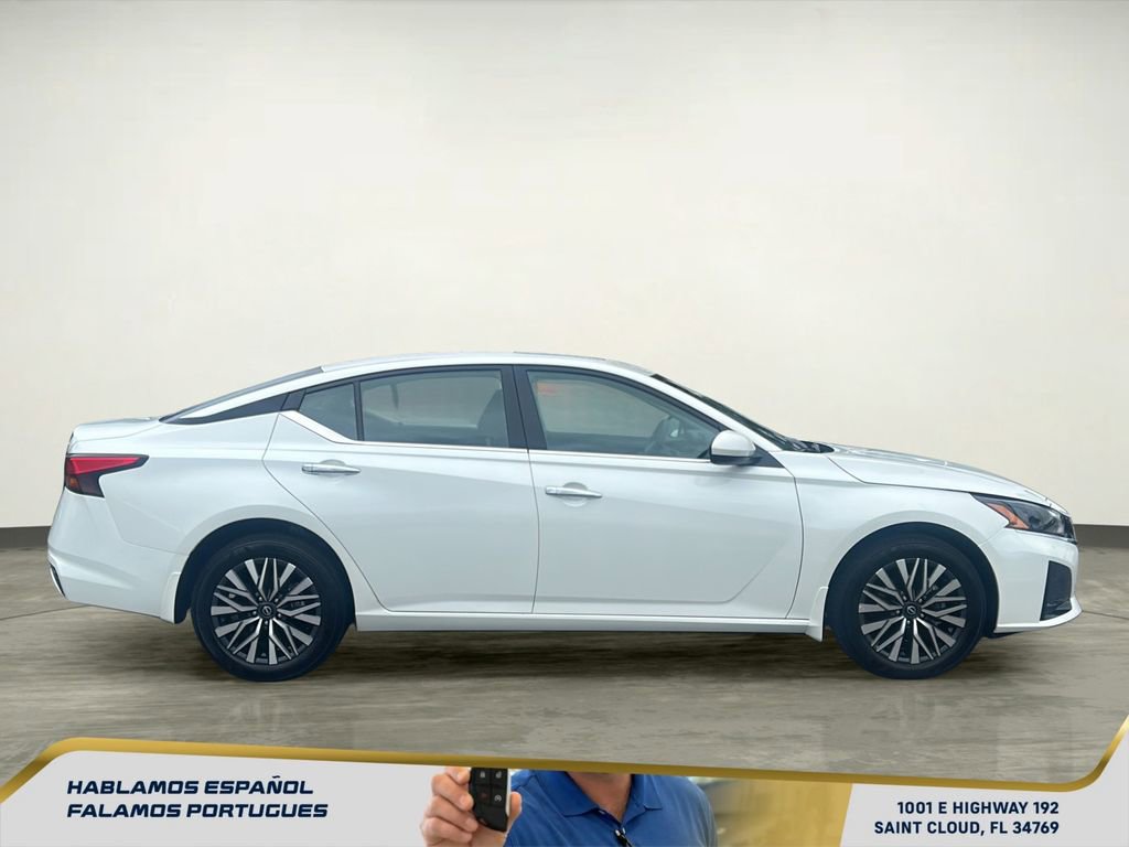 Used 2025 Nissan Altima 2.5 SV w/ SV Premium Package image 7