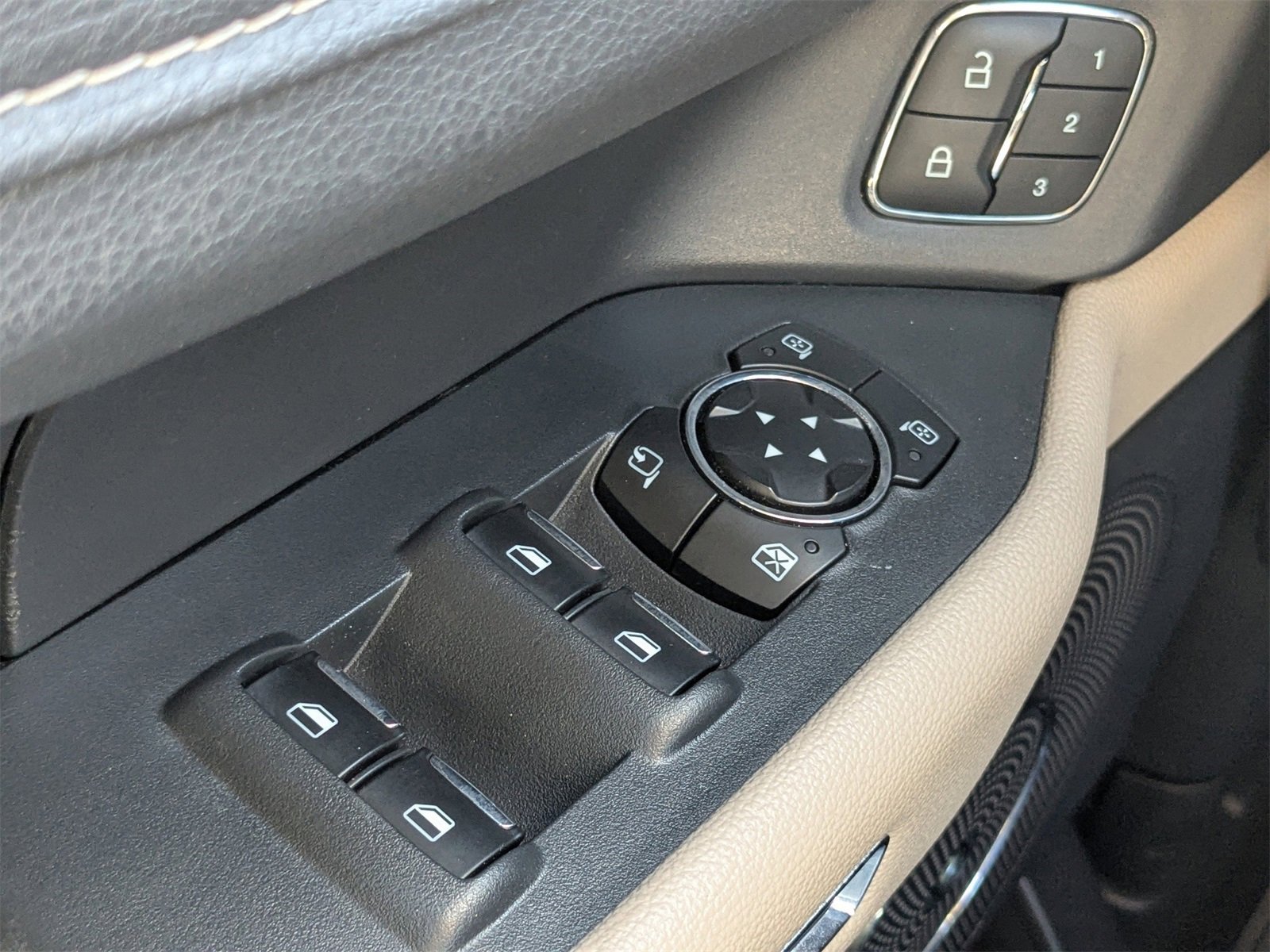 Used 2024 Ford Expedition Max Limited image 26