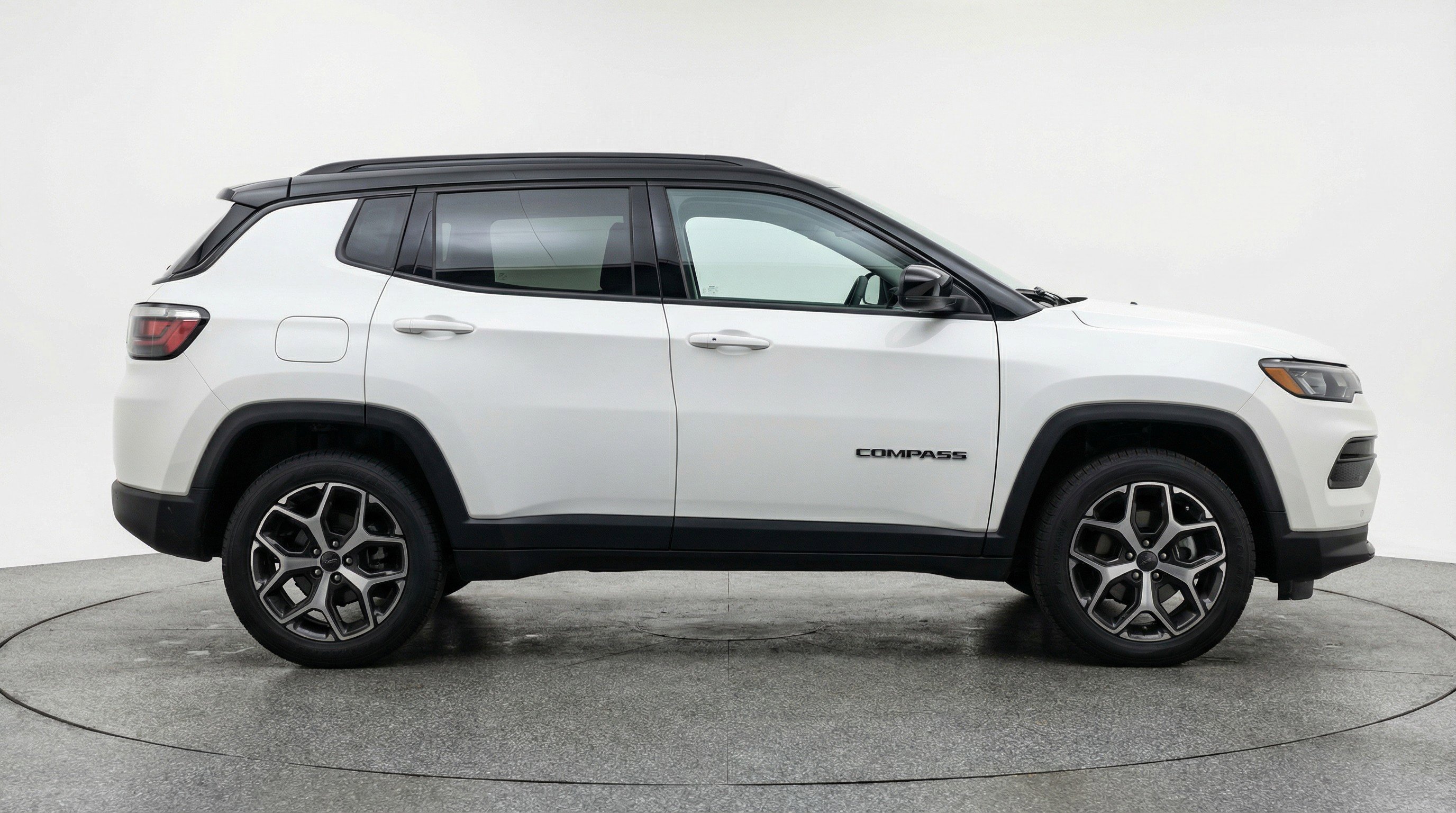 Used 2025 Jeep Compass Trailhawk AWD/4WD image 11