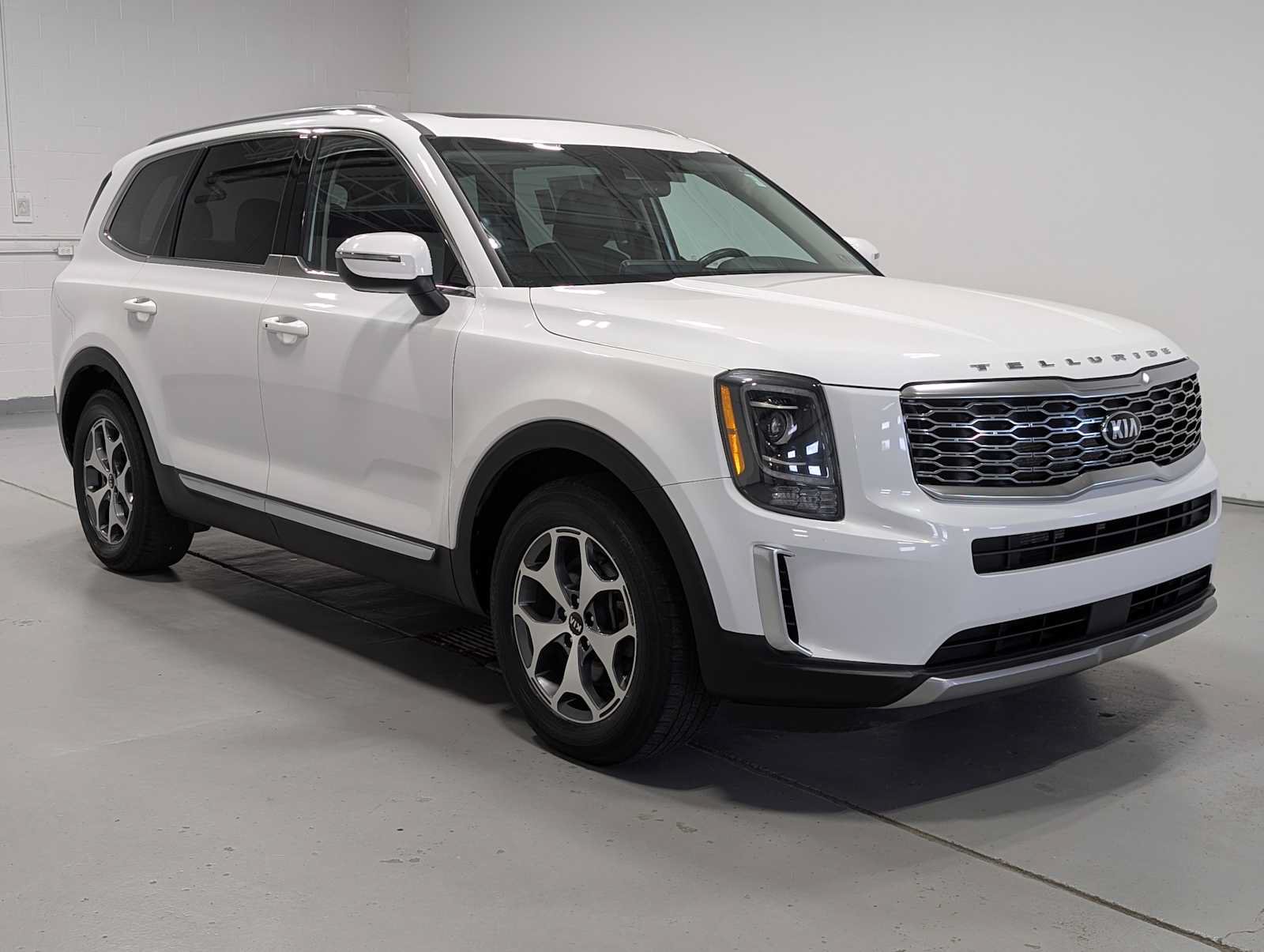 Used 2020 Kia Telluride EX w/ Towing Package AWD/4WD image 6