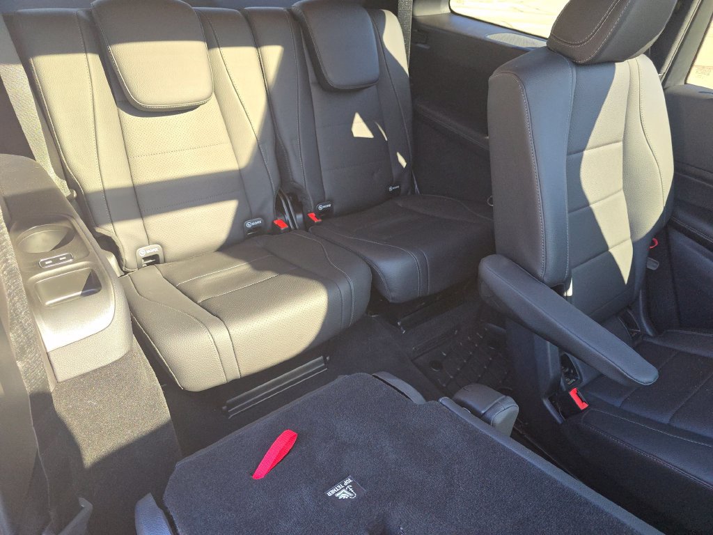 Used 2024 Mercedes-Benz GLS 450 4MATIC image 21