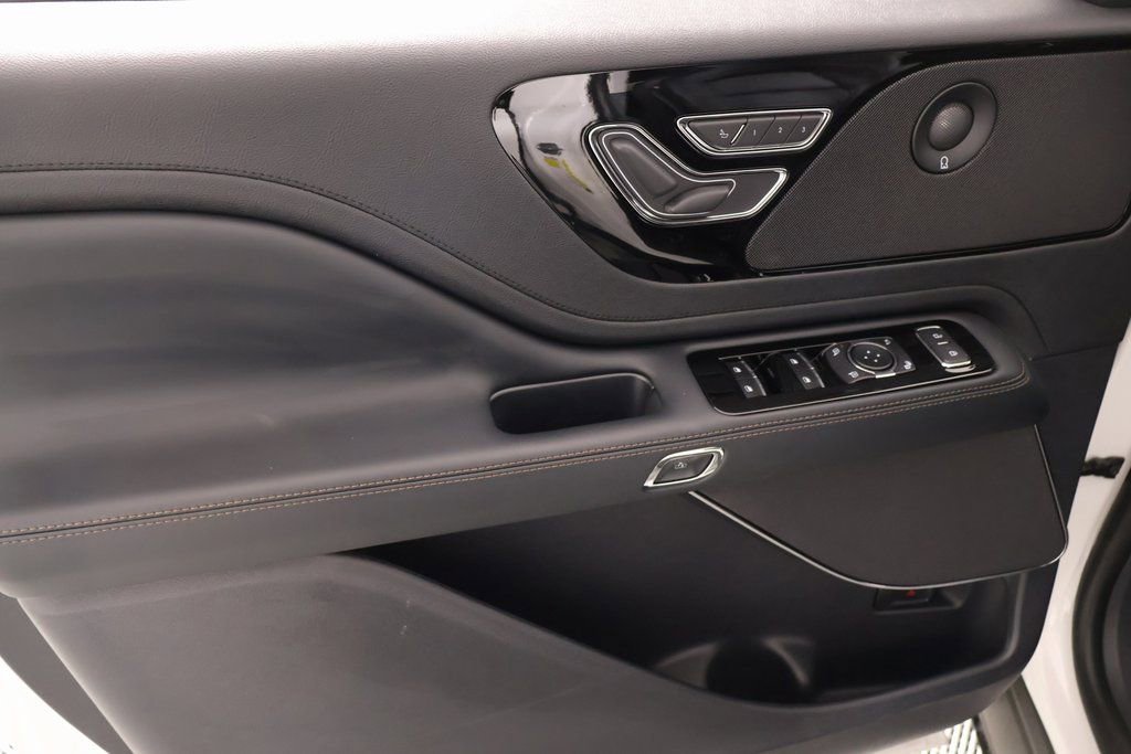 New 2025 Lincoln Aviator Reserve w/ Jet Appearance Package image 17