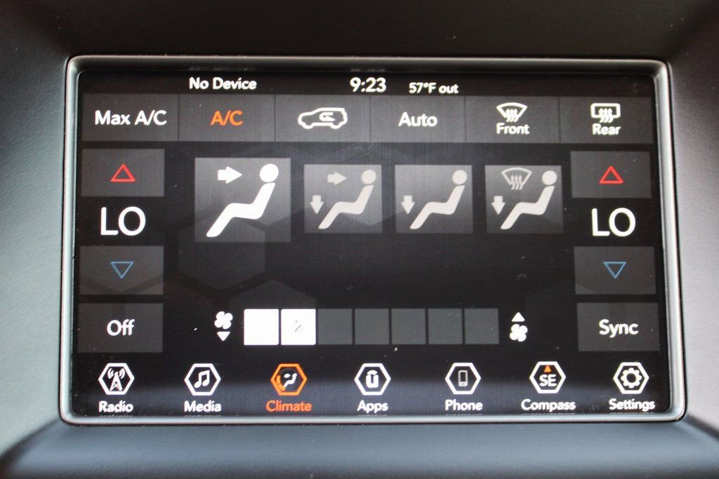 Used 2020 Jeep Grand Cherokee Laredo image 26