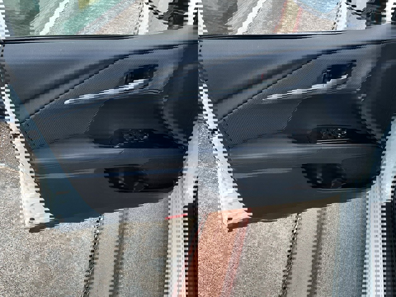 Used 2025 Toyota Camry SE image 13