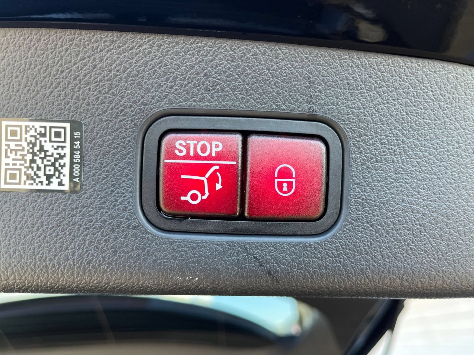 Used 2024 Mercedes-Benz GLC 300 4MATIC image 22