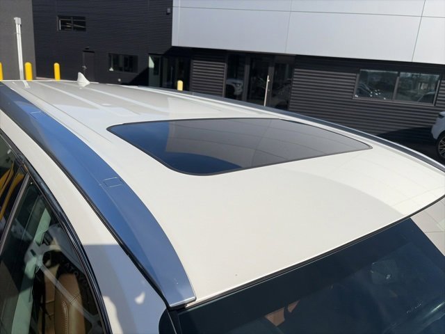 Used 2017 Toyota Highlander Limited w/ Protection Package #3 image 4