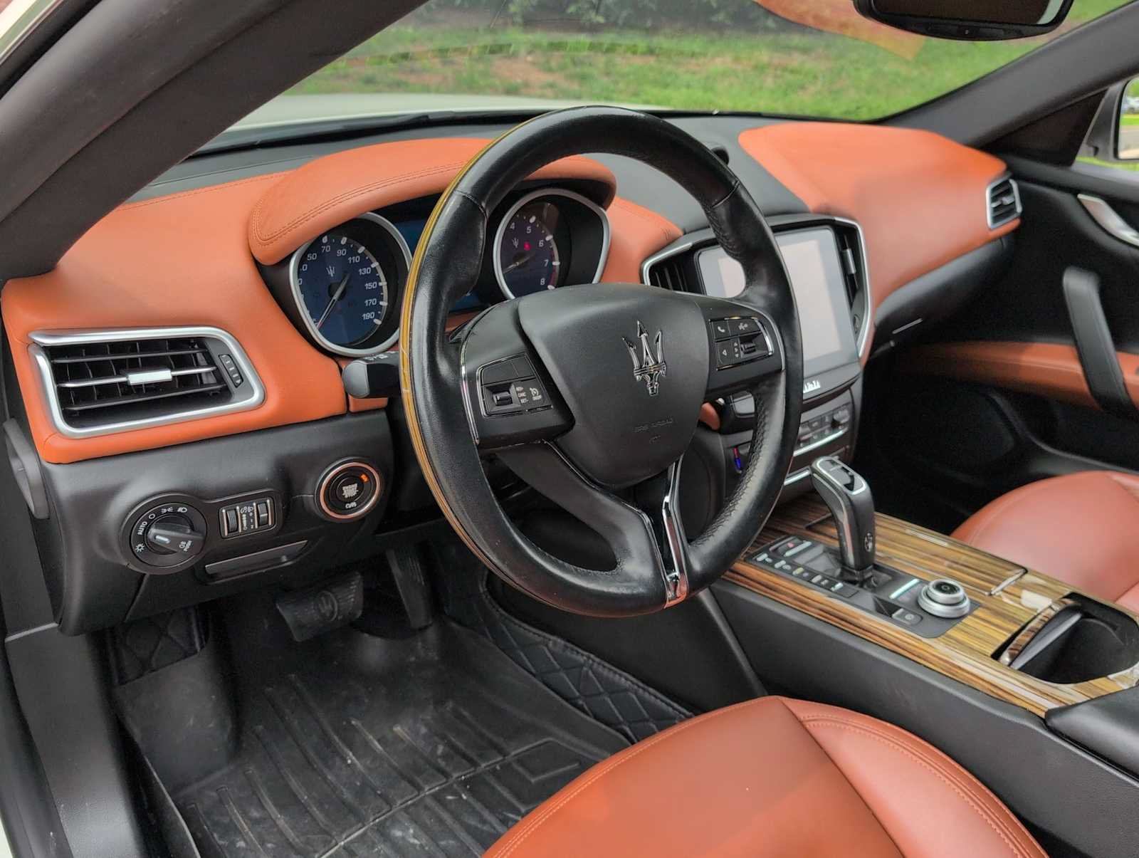 Used 2019 Maserati Ghibli S Q4 AWD/4WD image 10