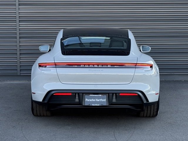 New 2026 Porsche Taycan image 10