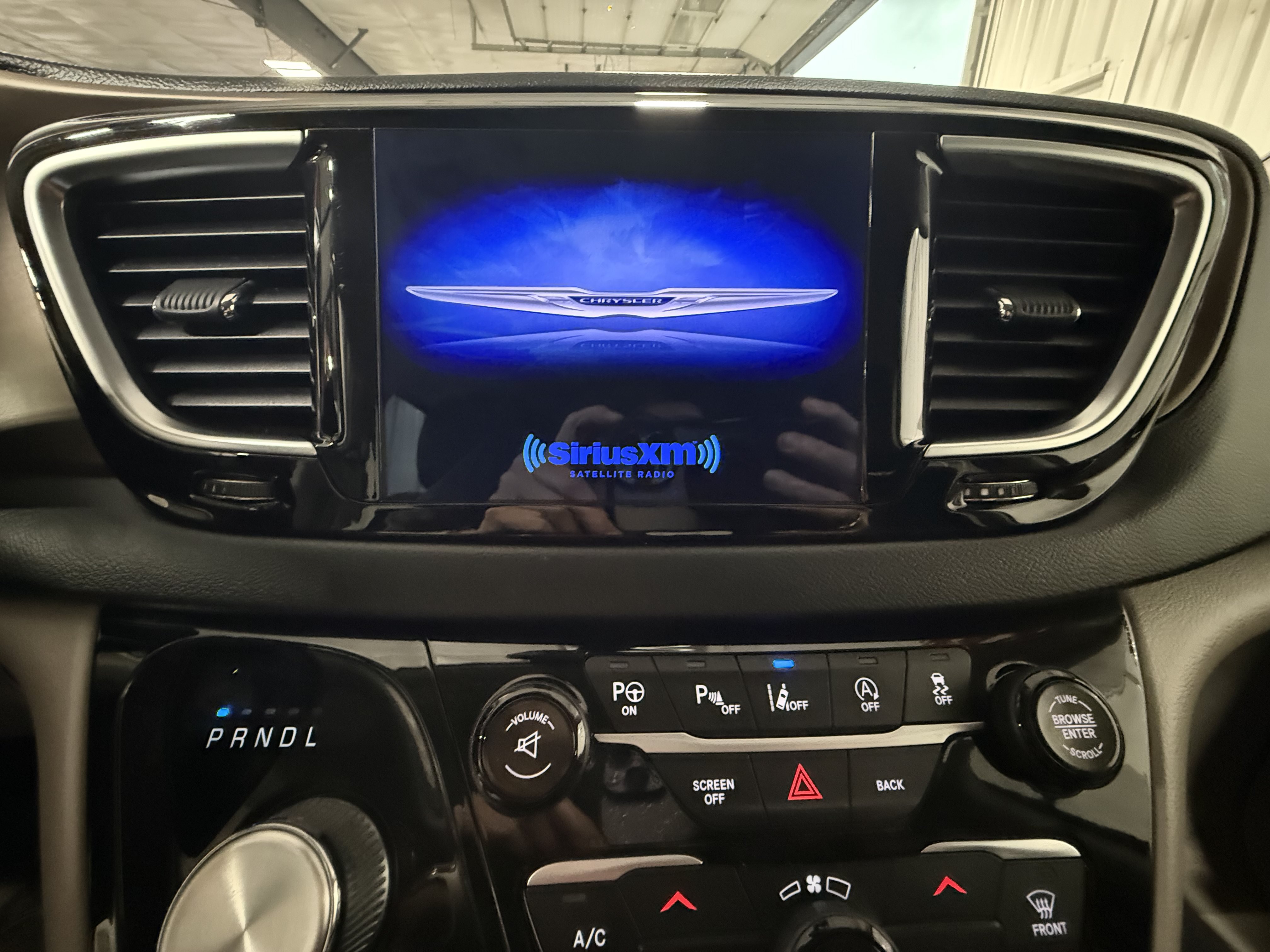 Used 2017 Chrysler Pacifica Touring-L Plus FWD image 24