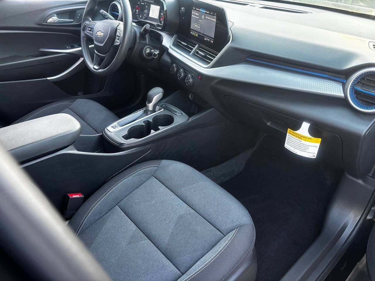 Used 2026 Chevrolet Trax LS w/ LS Convenience Package FWD image 4