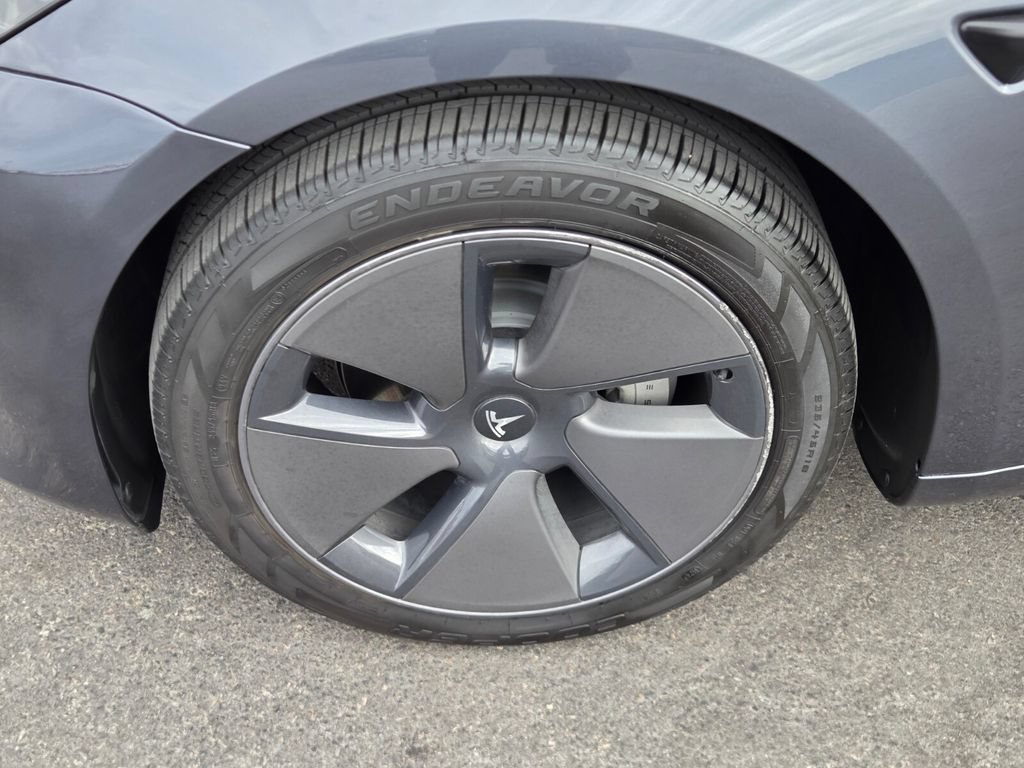 Used 2023 Tesla Model 3 Standard Range RWD image 4
