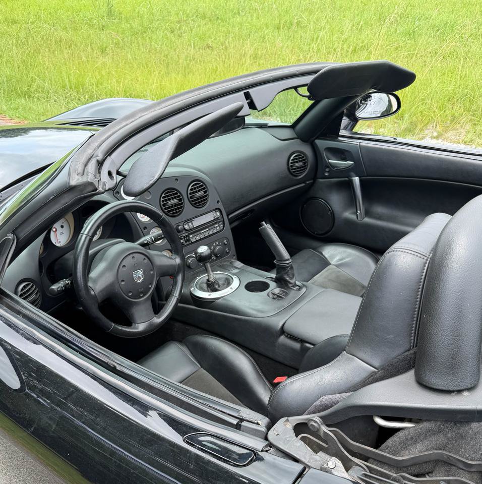 Used 2003 Dodge Viper SRT-10 RWD image 19
