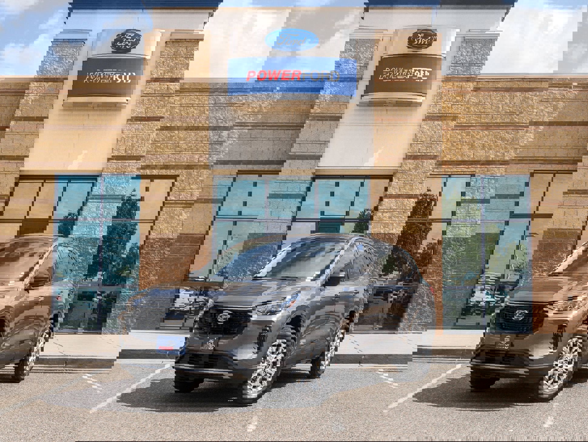 New 2025 Ford Escape Active w/ Active Premium Tech Pack image 2