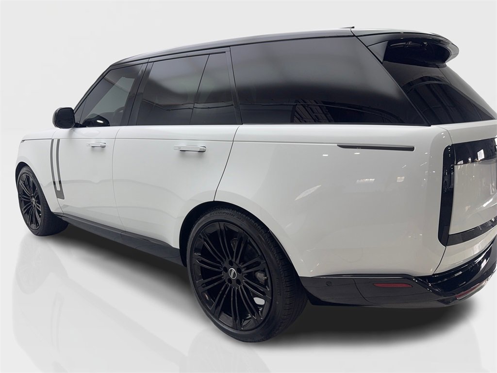 Used 2023 Land Rover Range Rover SE image 14