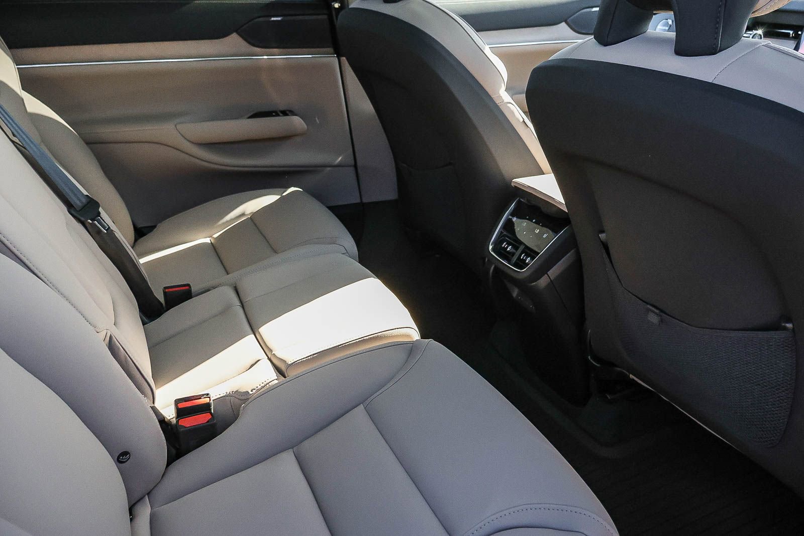 New 2026 Volvo EX90 Plus RWD image 20