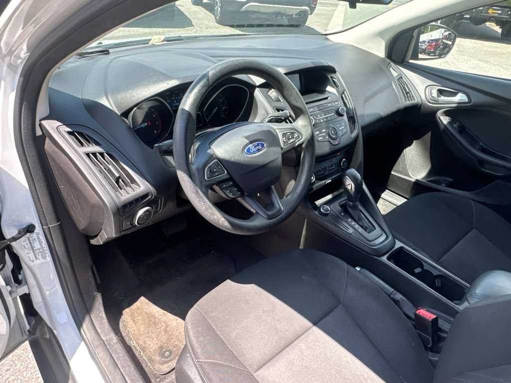 Used 2017 Ford Focus SE FWD image 16
