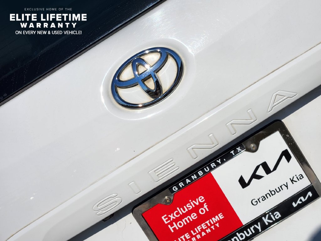 Used 2014 Toyota Sienna XLE FWD image 6