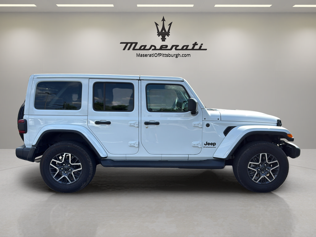 Used 2026 Jeep Wrangler Unlimited Sahara AWD/4WD image 4