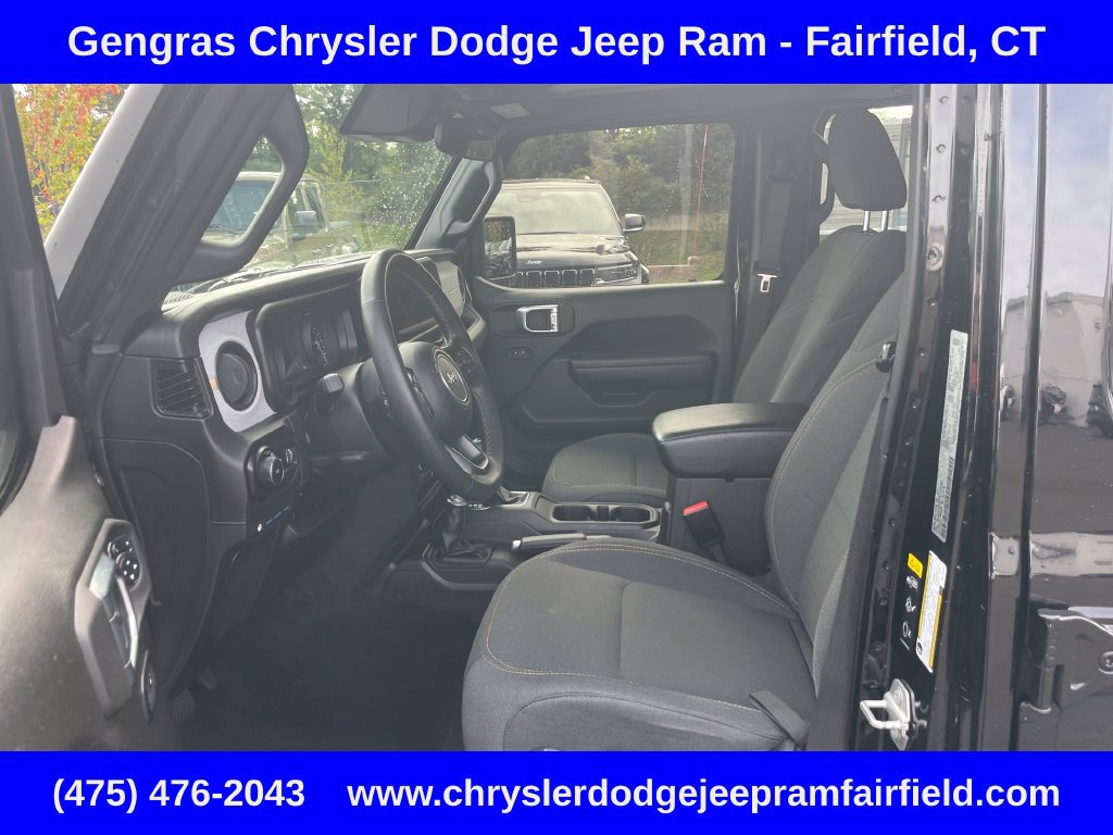 Certified 2024 Jeep Wrangler Unlimited w/ Convenience Group AWD/4WD image 49