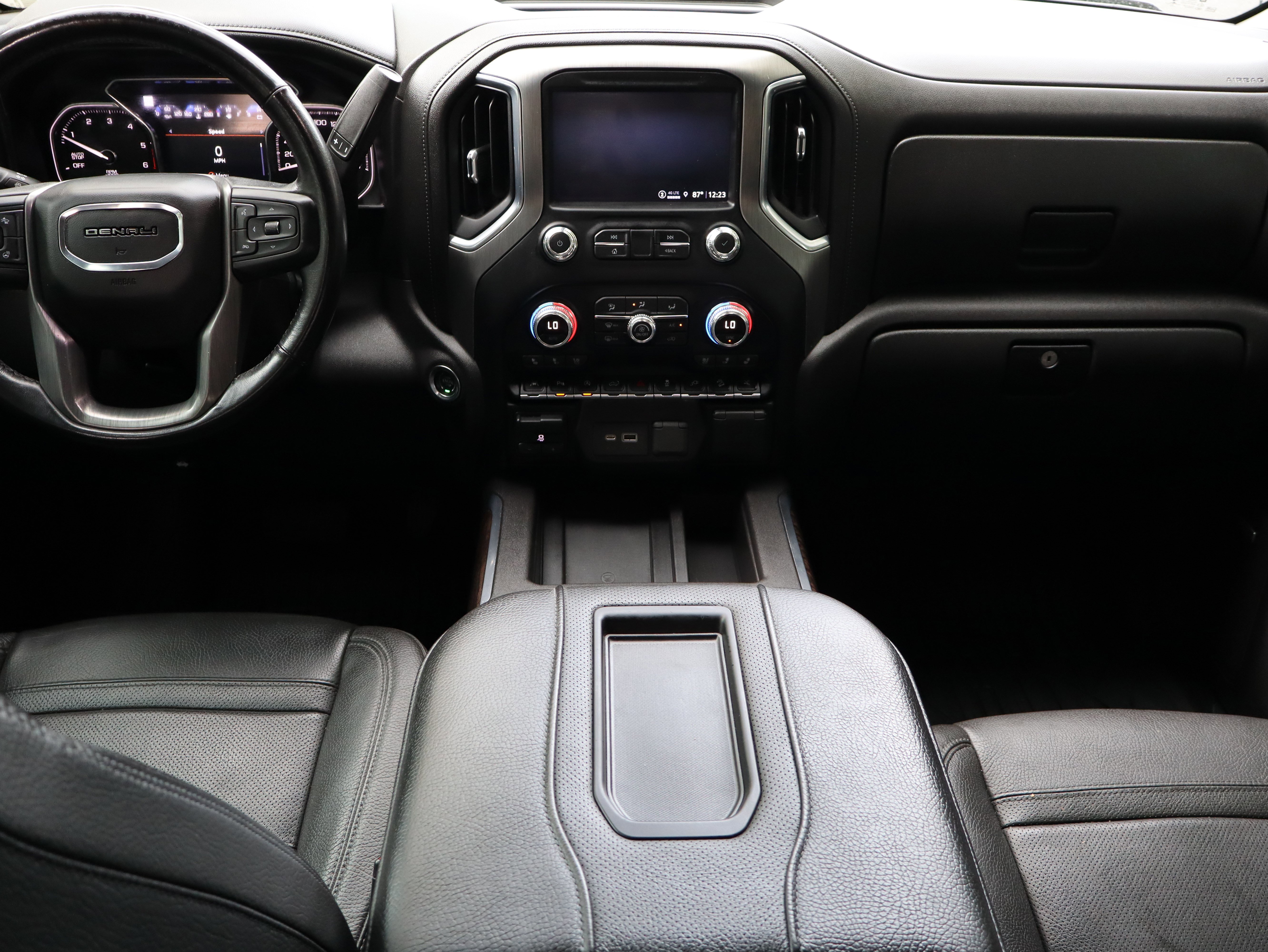 Used 2021 GMC Sierra 1500 Denali w/ Denali Ultimate Package AWD/4WD image 23