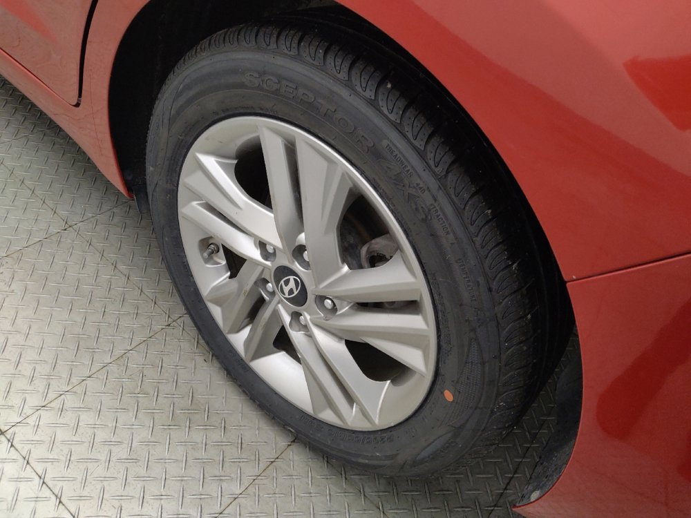 Used 2019 Hyundai Elantra SEL FWD image 31