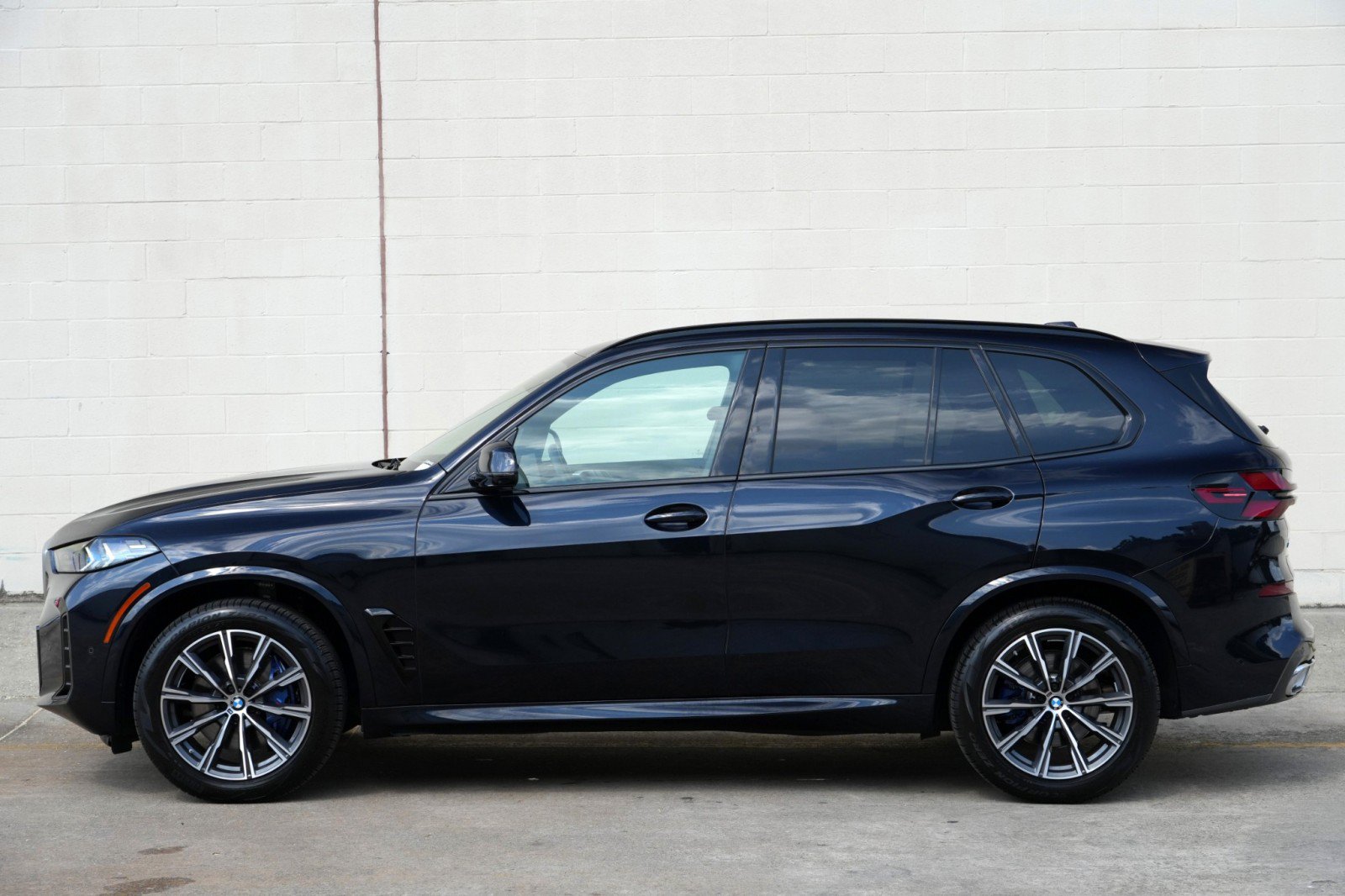 Used 2024 BMW X5 sDrive40i w/ M Sport Package RWD image 55