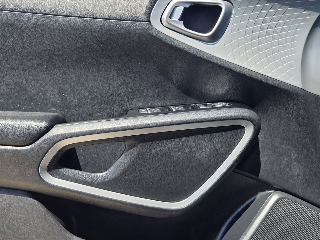 Used 2021 Kia Soul LX image 21