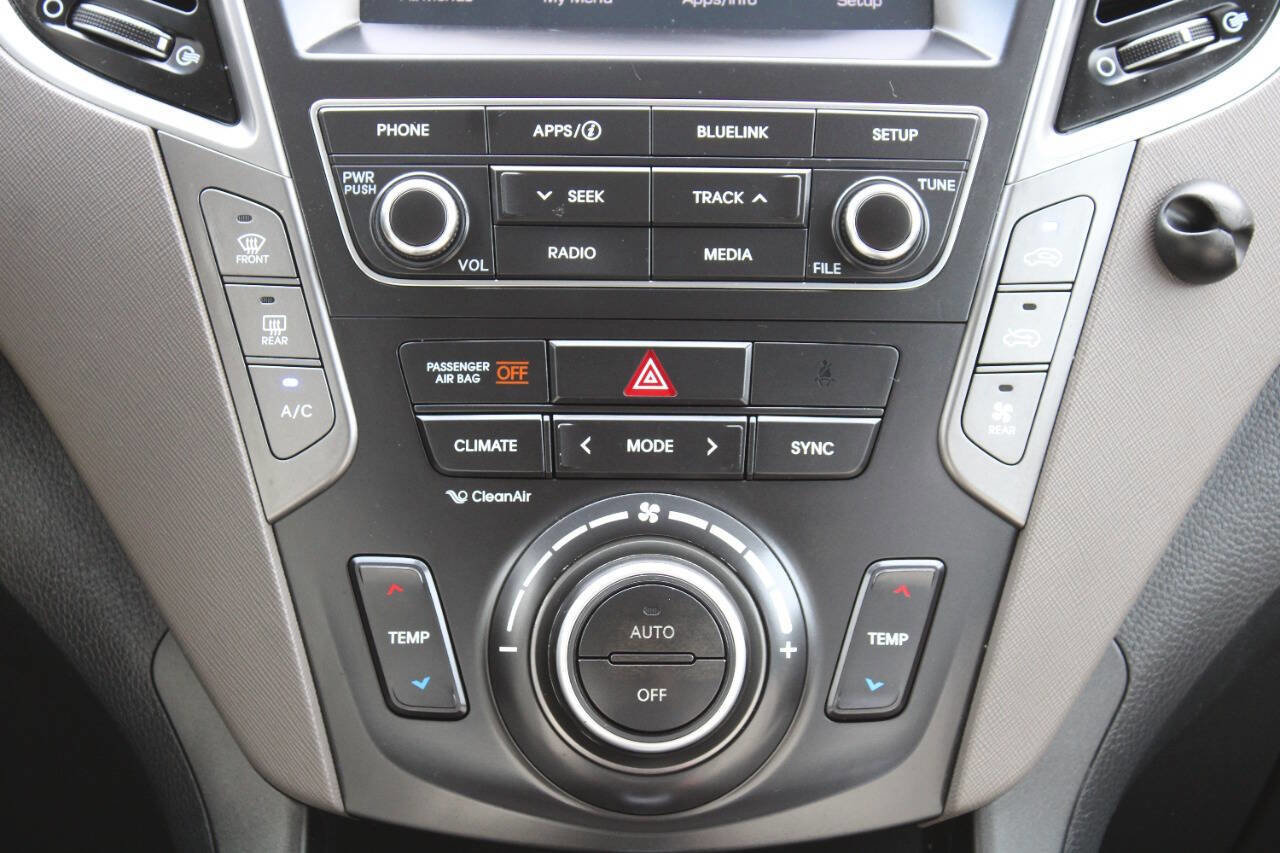 Used 2019 Hyundai Santa Fe XL SE AWD/4WD image 35