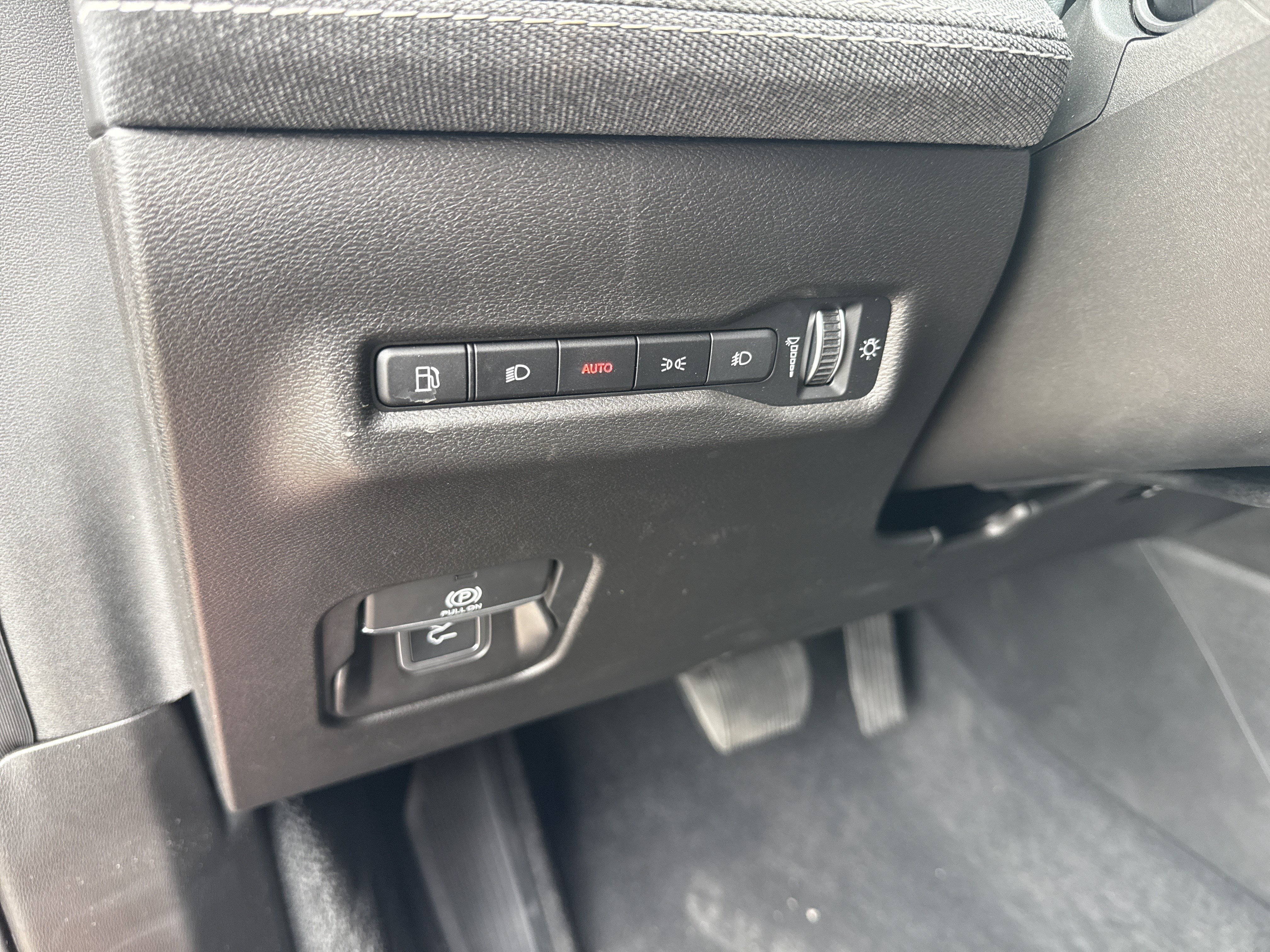 New 2026 Jeep Cherokee Laredo AWD/4WD image 30