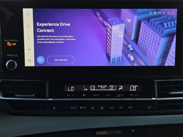 Certified 2025 Toyota Sienna XLE FWD image 14