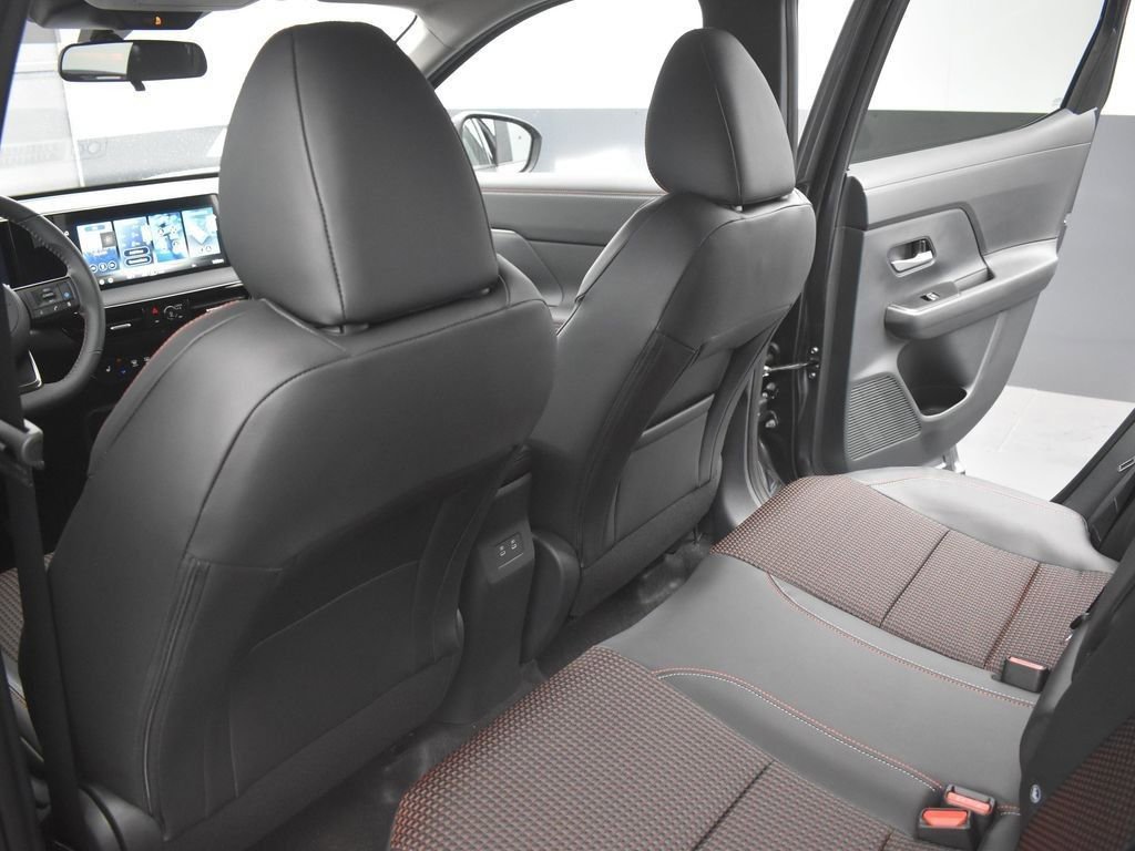 New 2026 Nissan Kicks SR w/ Cold Weather Package image 14