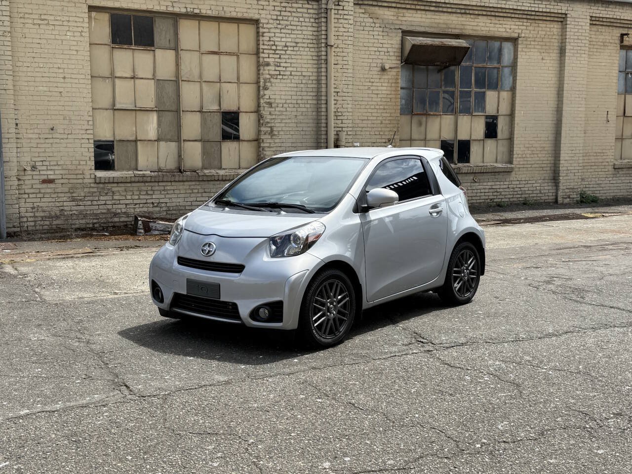 Used 2014 Scion iQ 10 Series FWD image 2