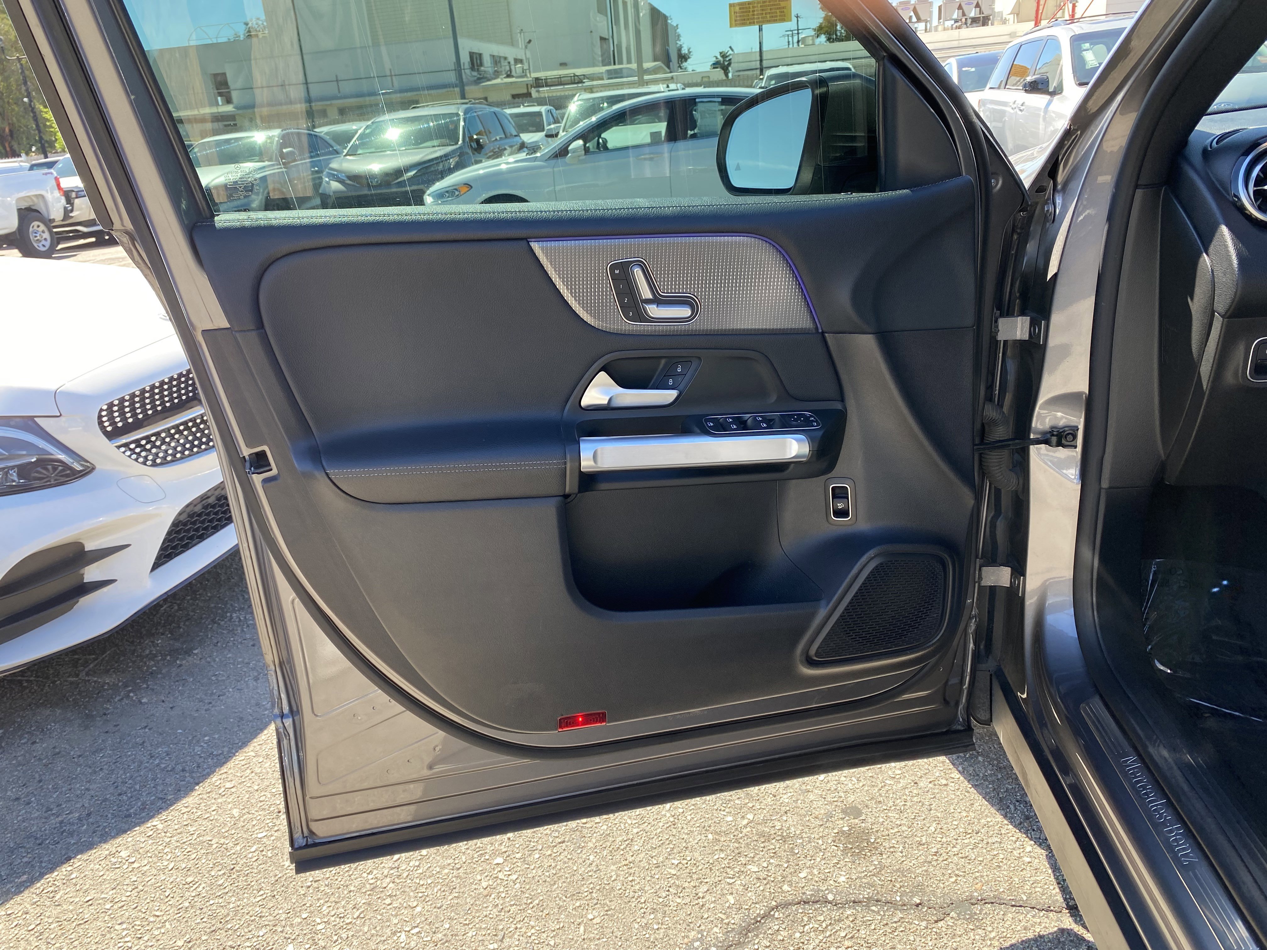 Used 2021 Mercedes-Benz GLB 250 w/ Premium Package image 14