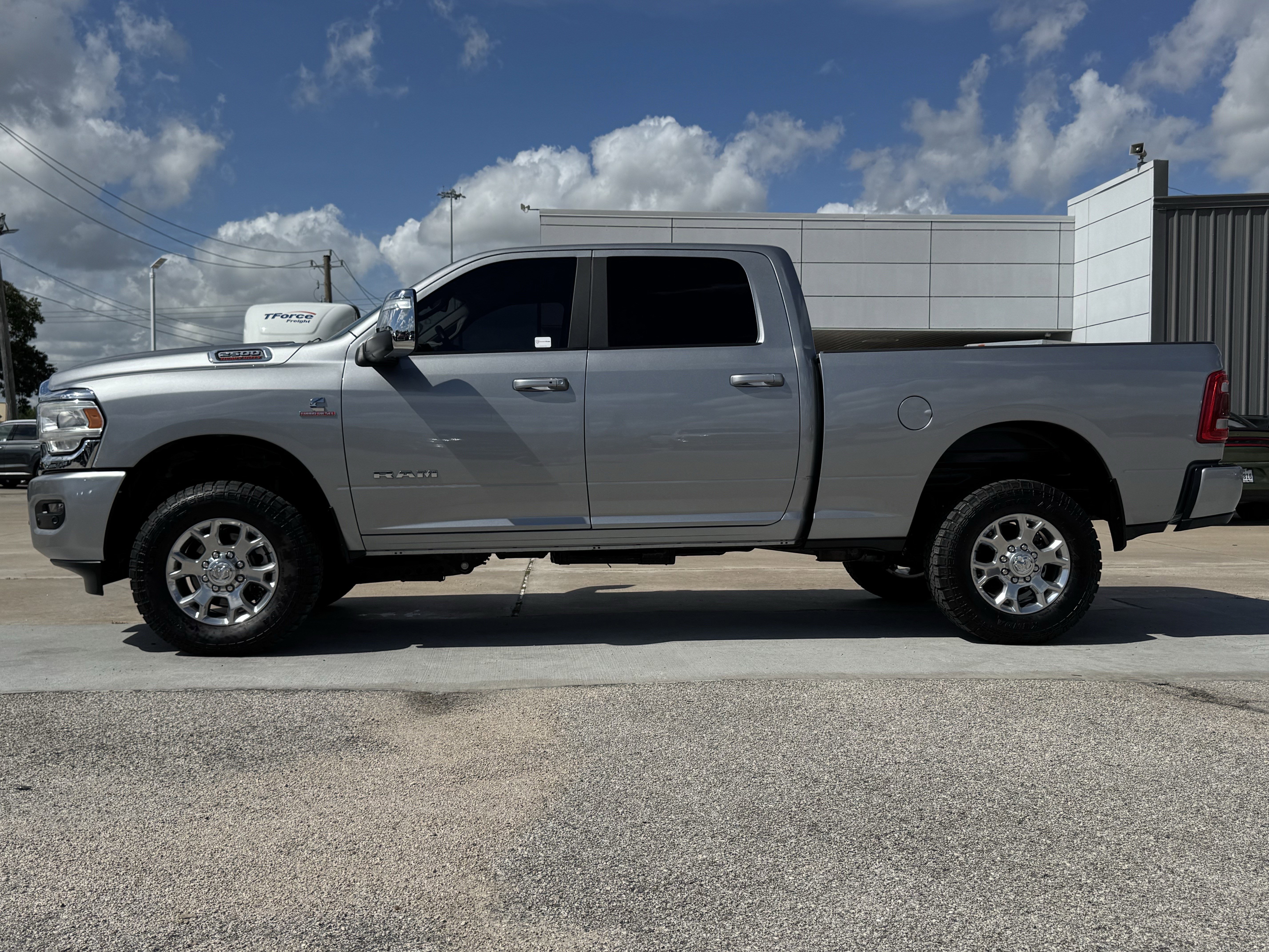 Used 2024 RAM 2500 Laramie AWD/4WD image 7