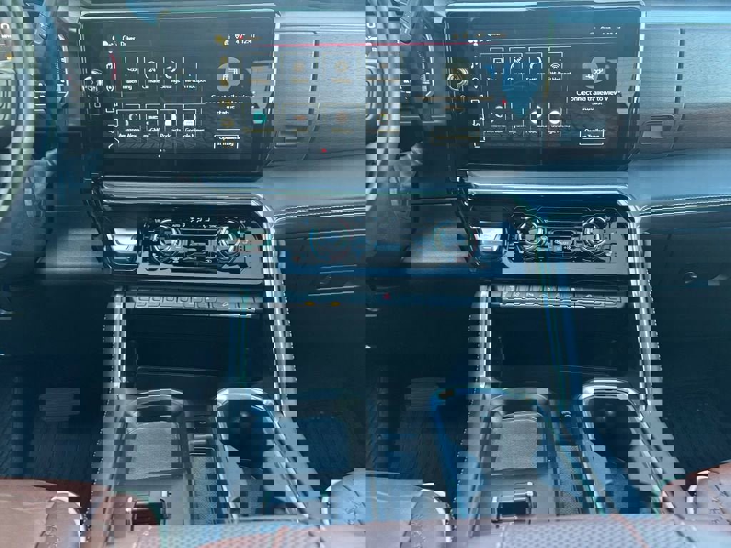 Used 2024 GMC Sierra 2500 Denali Ultimate image 13