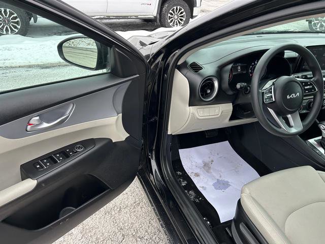 Certified 2023 Kia Forte LXS image 9