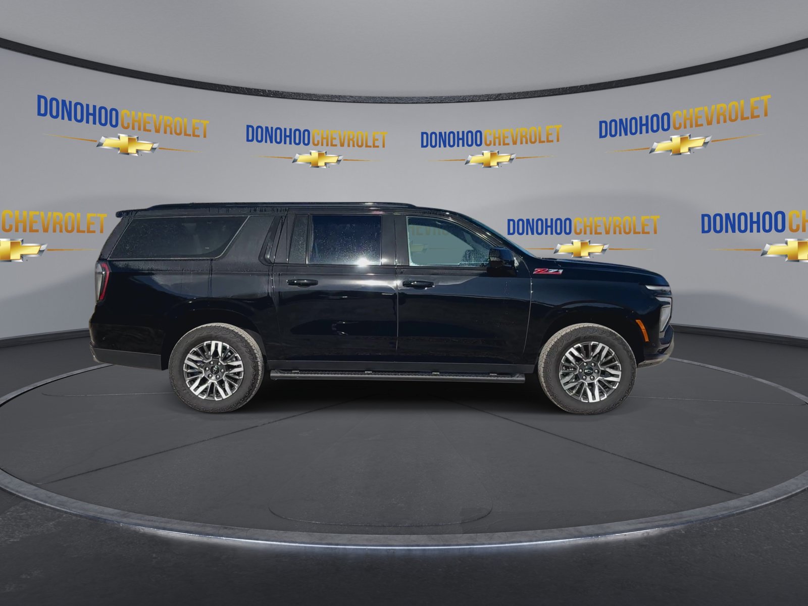 New 2026 Chevrolet Suburban Z71 w/ Comfort Package AWD/4WD image 12