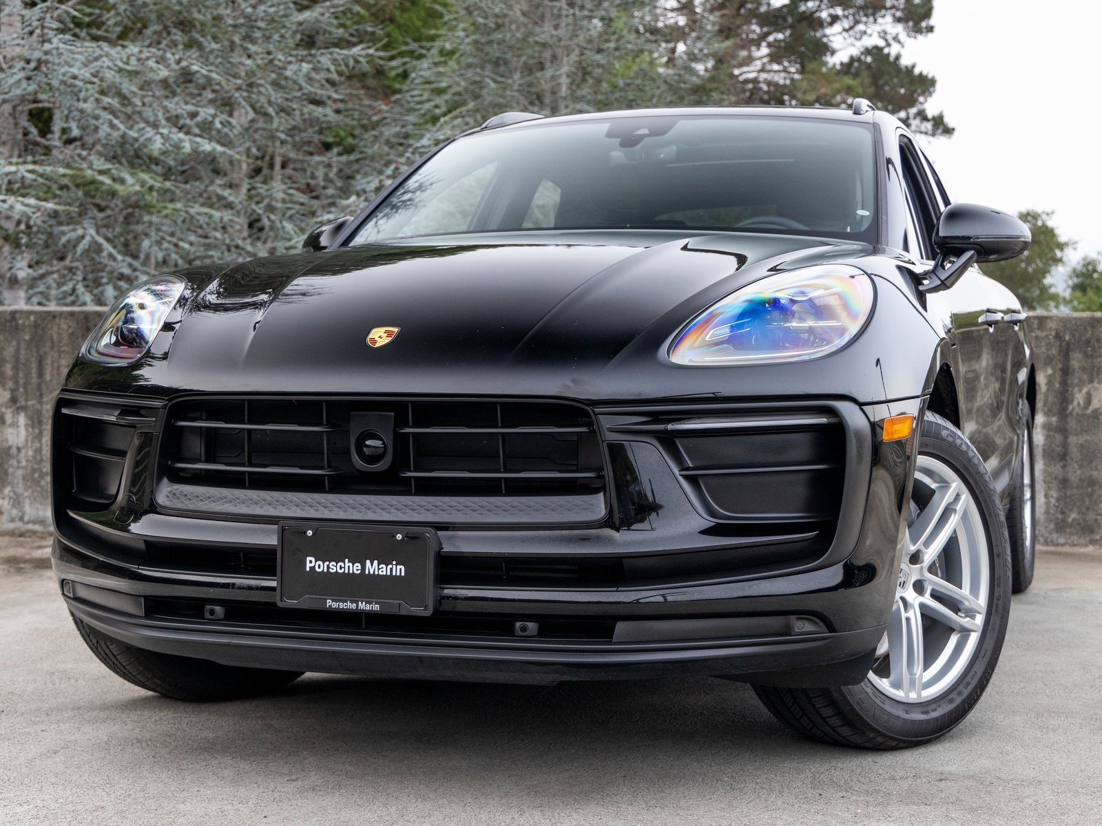 Certified 2025 Porsche Macan image 7